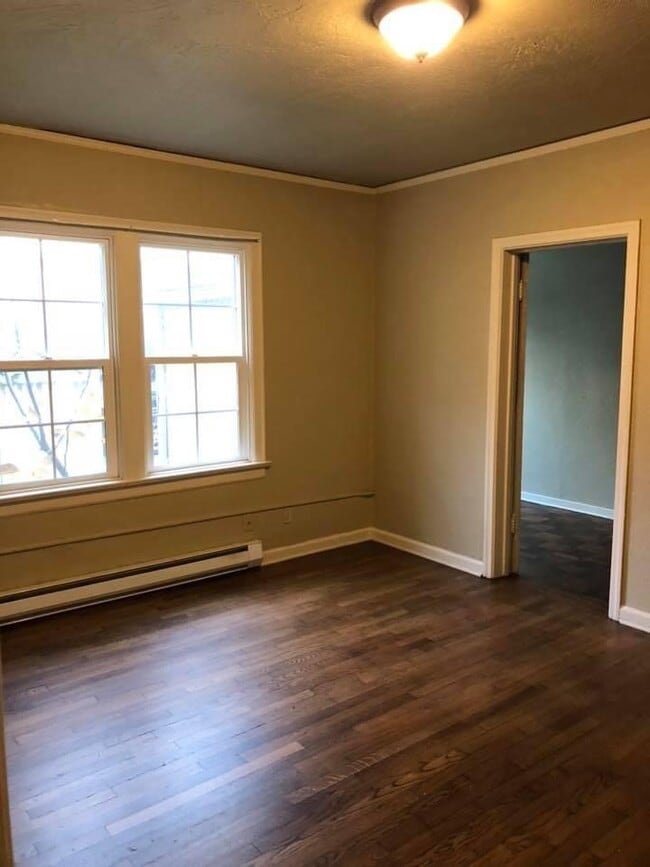 Building Photo - 2030 Maple St Unit 1 Rental