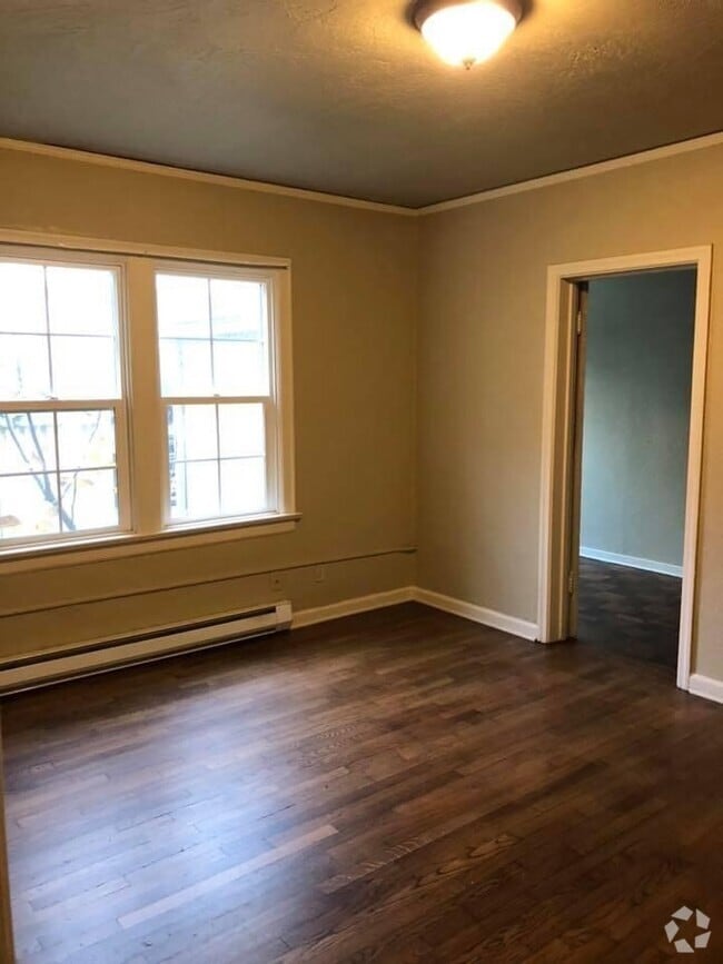 Building Photo - 2030 Maple St Unit 1 Rental