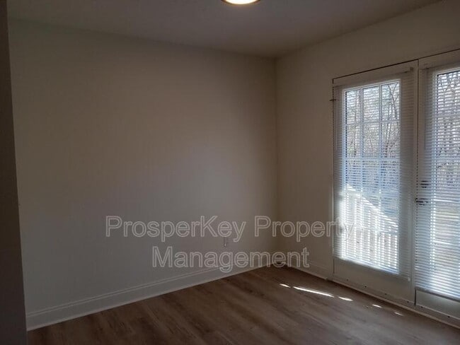 Photo - 1100 43rd Ct