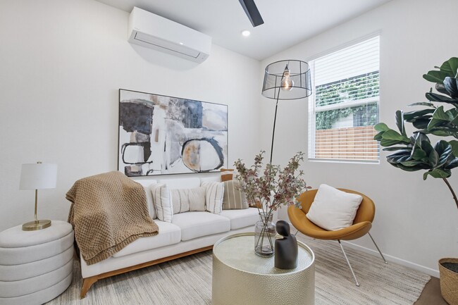 Photo - 3042-3044 J St Unidad 104