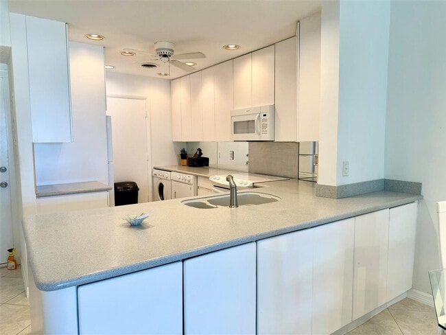 Photo - 6000 N Ocean Blvd Unidad 1D