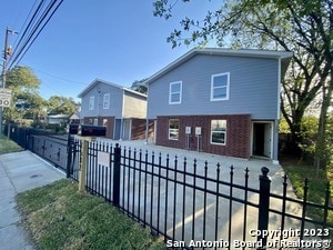 1632 S Hamilton Ave