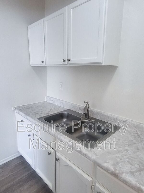 Photo - 990 Ashland Ave Unit 7