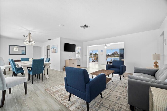 Photo - 437 Hickory Rd