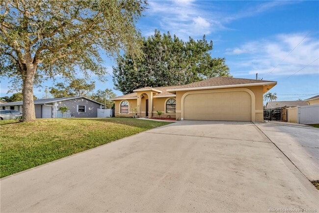 Photo - 252 NW Lincoln Ave