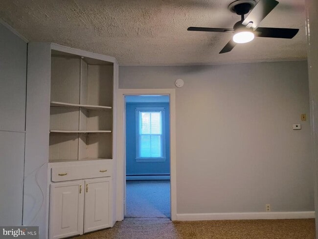 Photo - 19 W Locust St