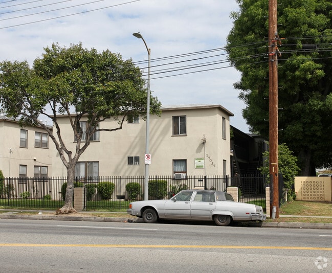The Vanowen Apartments