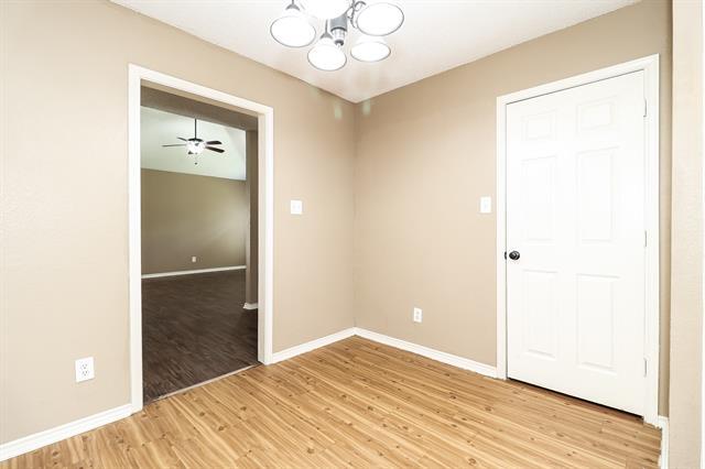 Photo - 5553 McClelland St