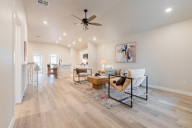 Photo - 3007 139th St