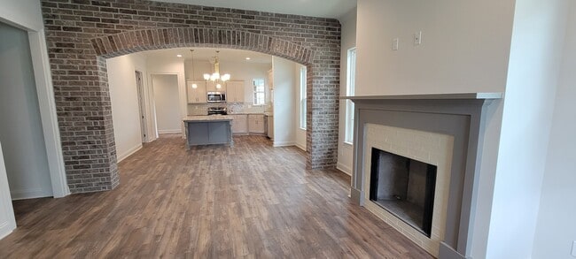 Photo - 204 Bennington Ln