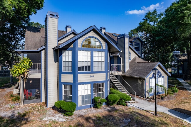 946-952 Bird Bay Ct Lake Mary, FL 32746-2421 - Hidden Village