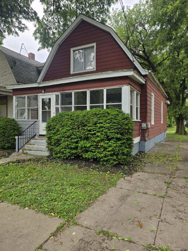 Building Photo - 1610 W Butler St Rental