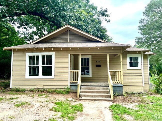 Building Photo - 825 Lincoln St Rental