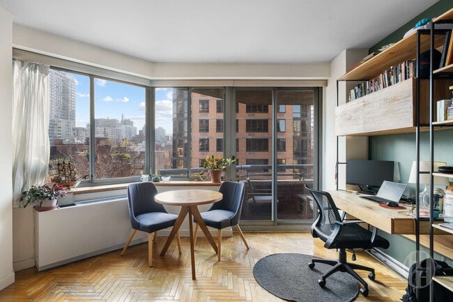 Photo - 401 E 84th St Unidad 5B