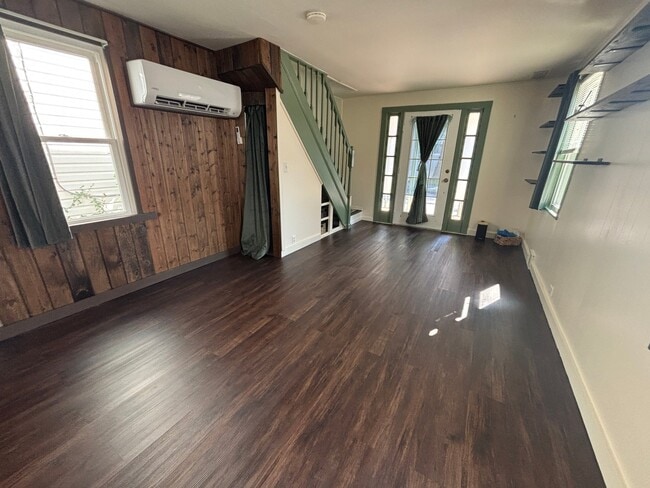 Photo - 167 West Ave