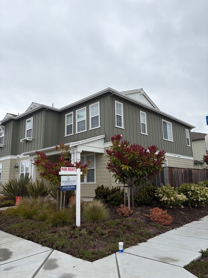 Photo - 2764 4th Ave