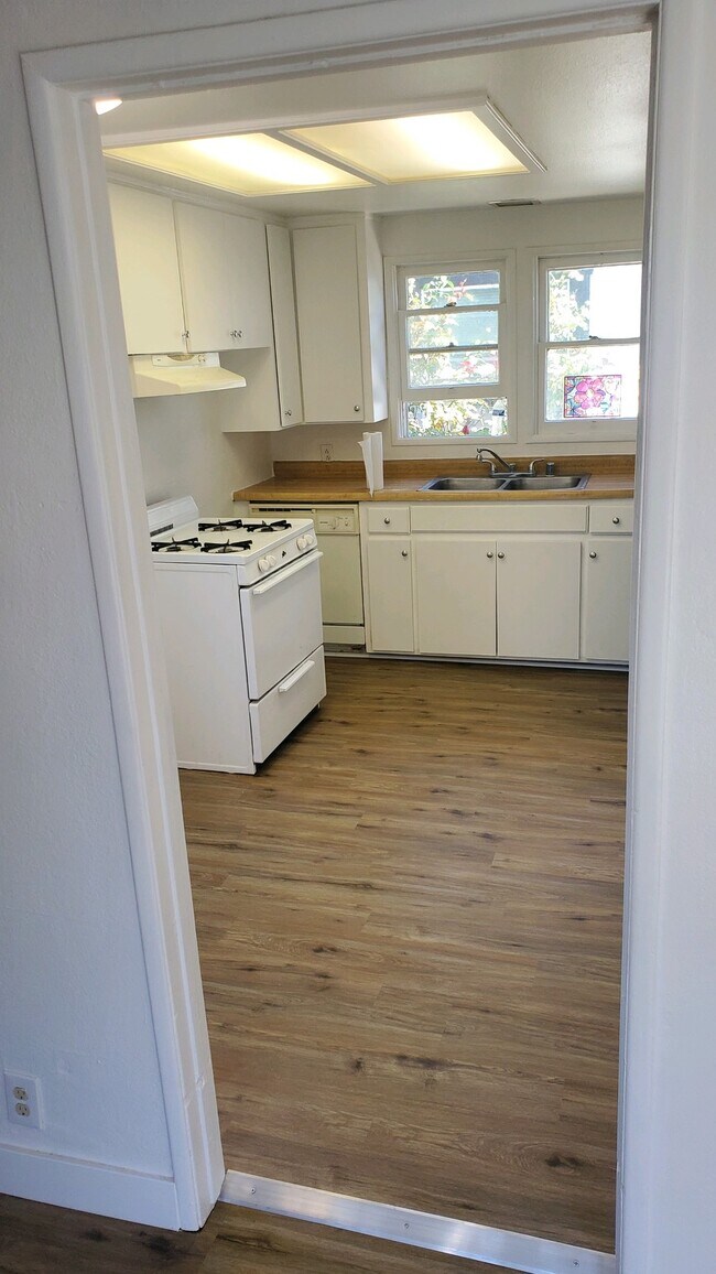 Photo - 384 W 12th St