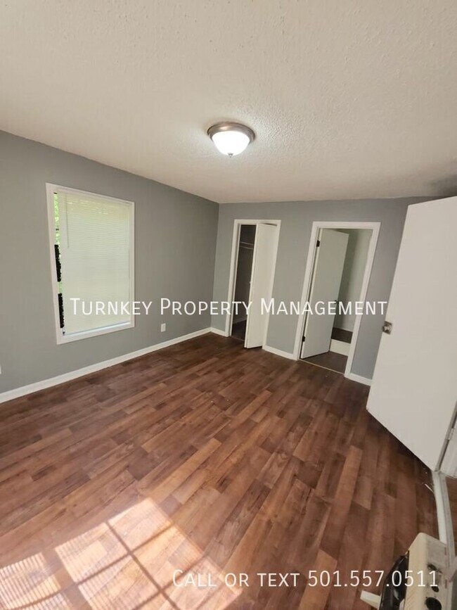 Photo - 1720 Pinewood Dr