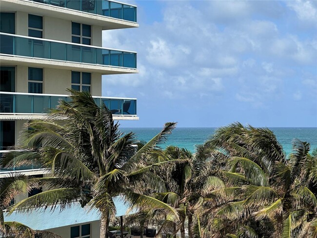 Building Photo - 9195 Collins Ave Unit 509 Rental