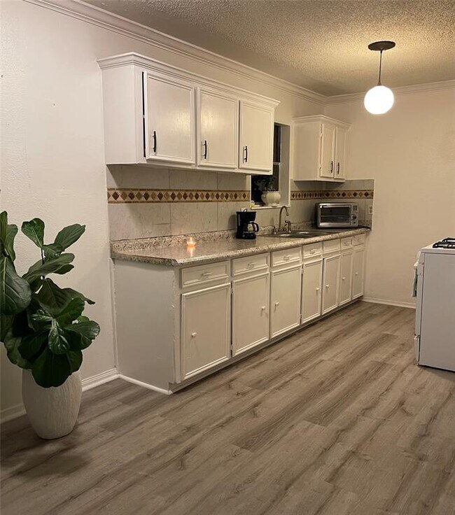 Photo - 6101 Maywood Dr