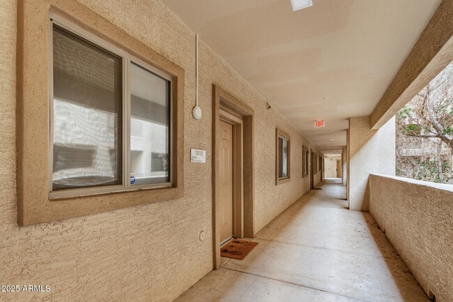 Building Photo - 920 E Devonshire Ave Unit 2020