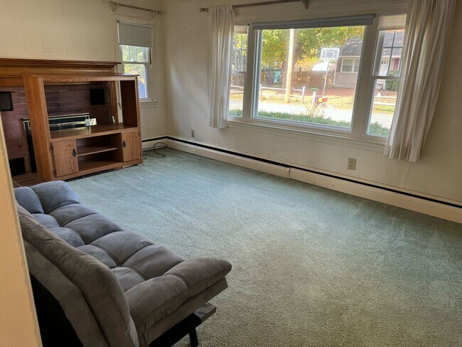 Photo - 5 Bedroom 2 Bathroom Home in Idyllic Neighborhood