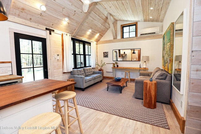 Photo - 213 Chestnut Hill Rd