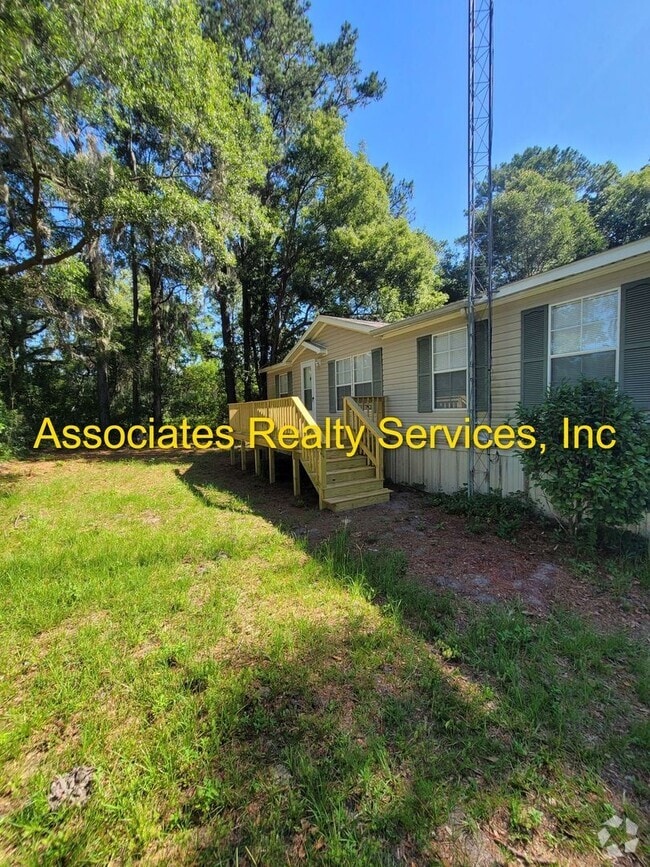 Building Photo - In the Country but quick to town! Rental