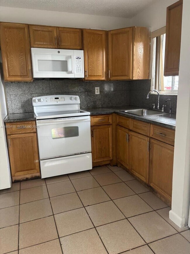 Photo - 2710 W 76th St Unit 101