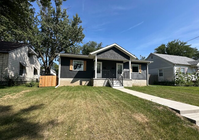 Photo - 2 Bedroom/1 Bath Duplex Available For Rent