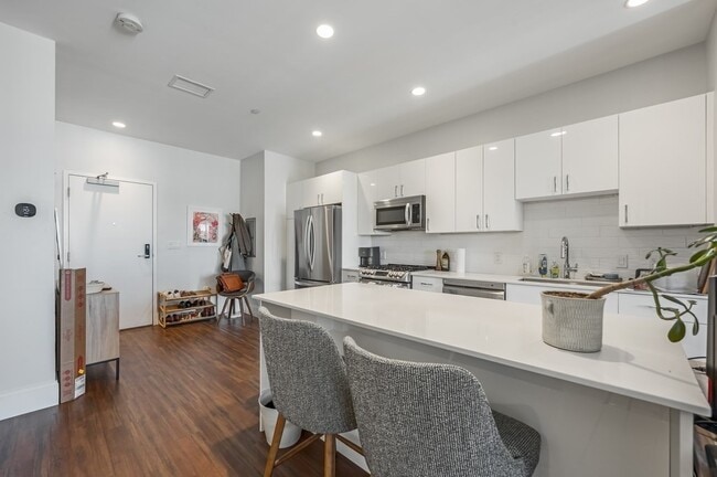 Photo - 205 Maverick St Unidad 410