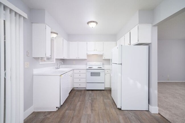 Photo - Remodeled 2 bedroom! $500 VISA GIFTCARD AT...