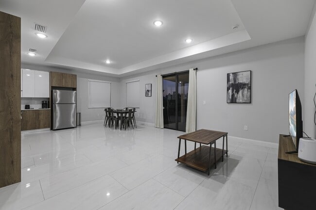 Photo - 2906 65th St W