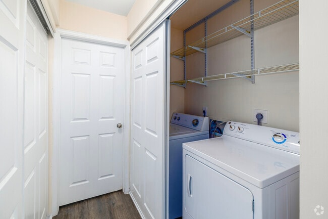1 dormitorio, 1 baño - 787 pies cuadrados - Lavandería