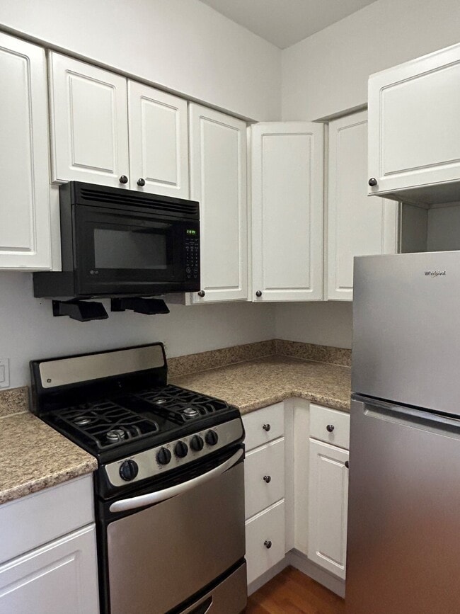 Building Photo - 154 Summer St Rental