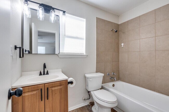 Photo - 1833 Pelican Dr N