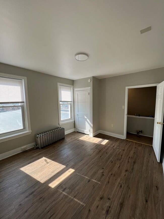 Building Photo - 522 N 10th St Unit 3