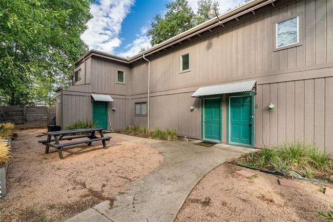 Photo - 606 Franklin Blvd