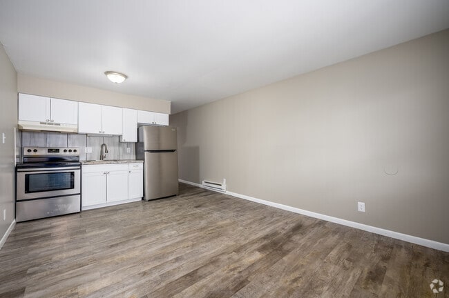 1BR, 1BA - 475SF - Living Room/Kitchen