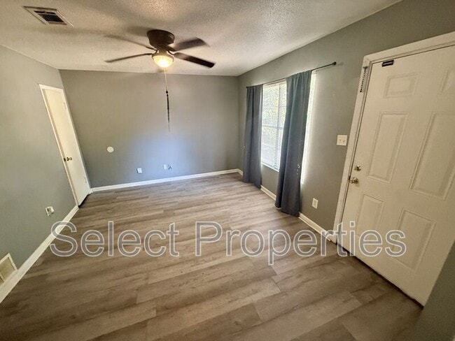 3505 Fairview Dr