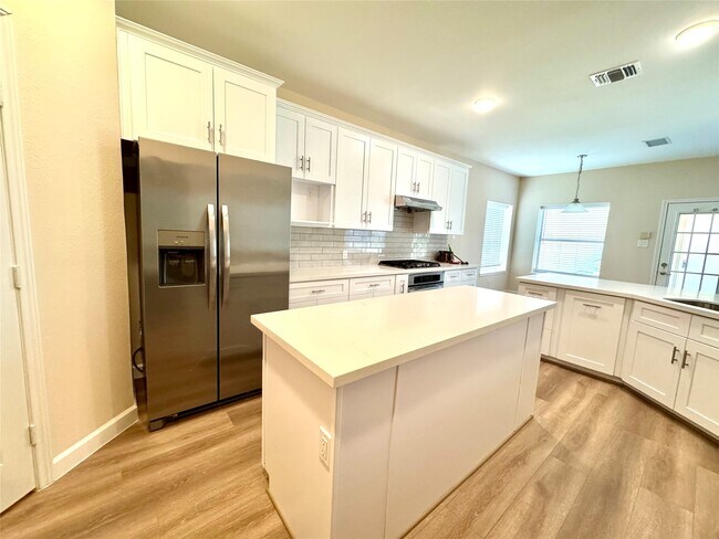 Photo - 1818 Maidenhair Ln