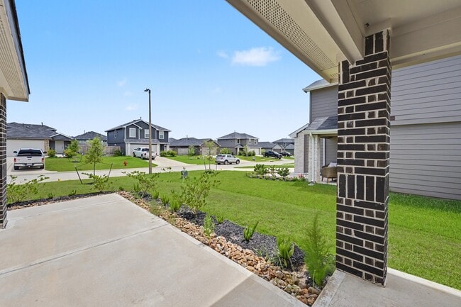 Photo - 40839 Hawthorne Glades St