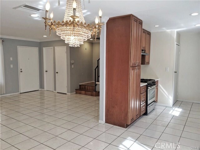 Photo - 15527 Parthenia St