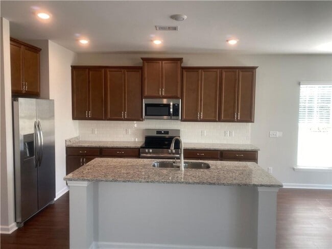 Photo - 4 bed 2.5 bath Available in Feburary