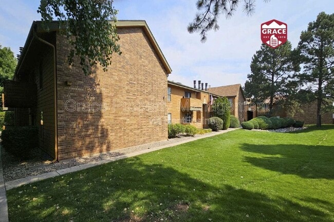 Building Photo - 3335 S Ammons St