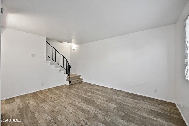 Photo - 1321 N 84th Pl