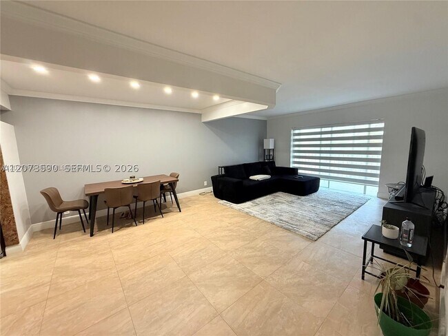 Photo - 6101 N Falls Cir Dr Unit 405