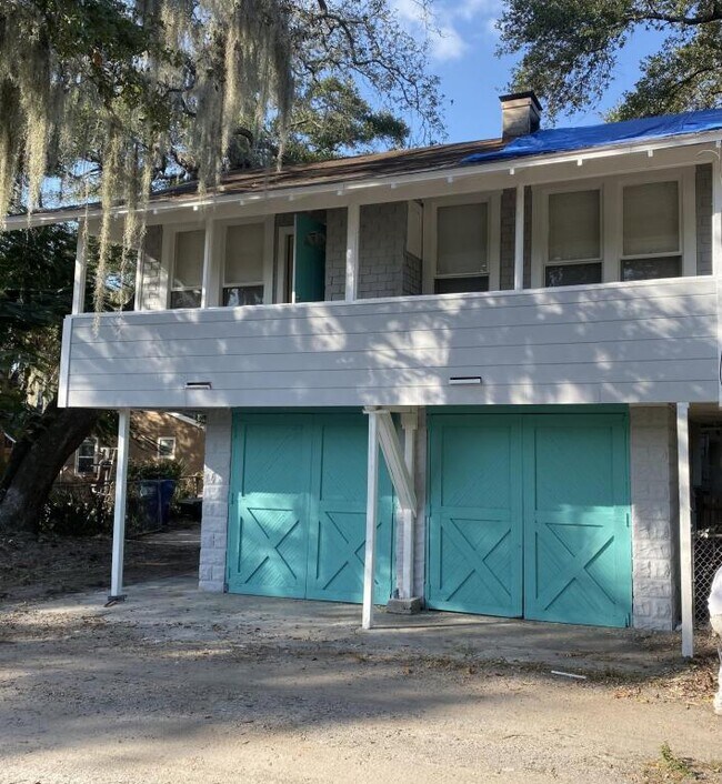 Photo - 1140 Newton Ave S