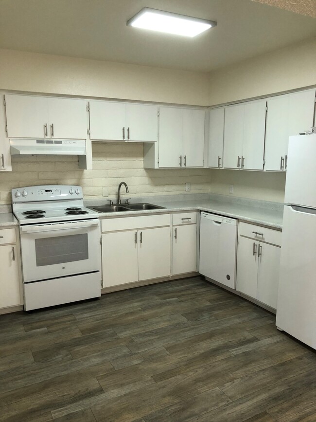 Taylor Heights - Taylor Heights Apartments