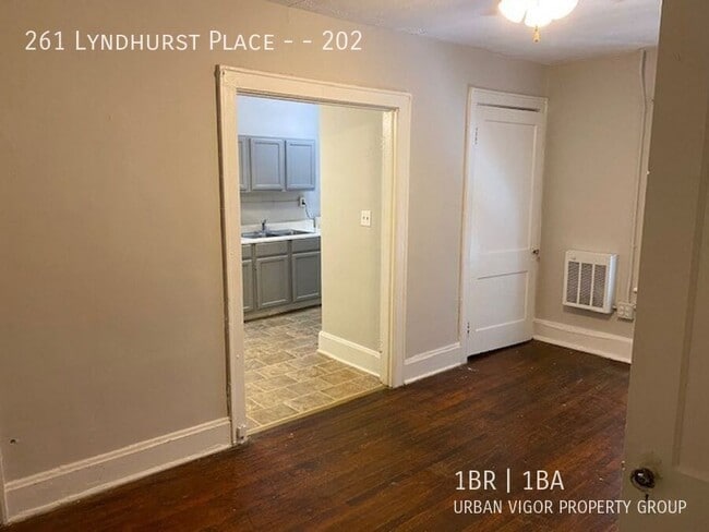 Photo - 261 Lyndhurst Pl Unit 202